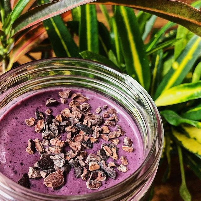 CHOCOLATE PEANUT BUTTER & JELLY MAGIC SMOOTHIE